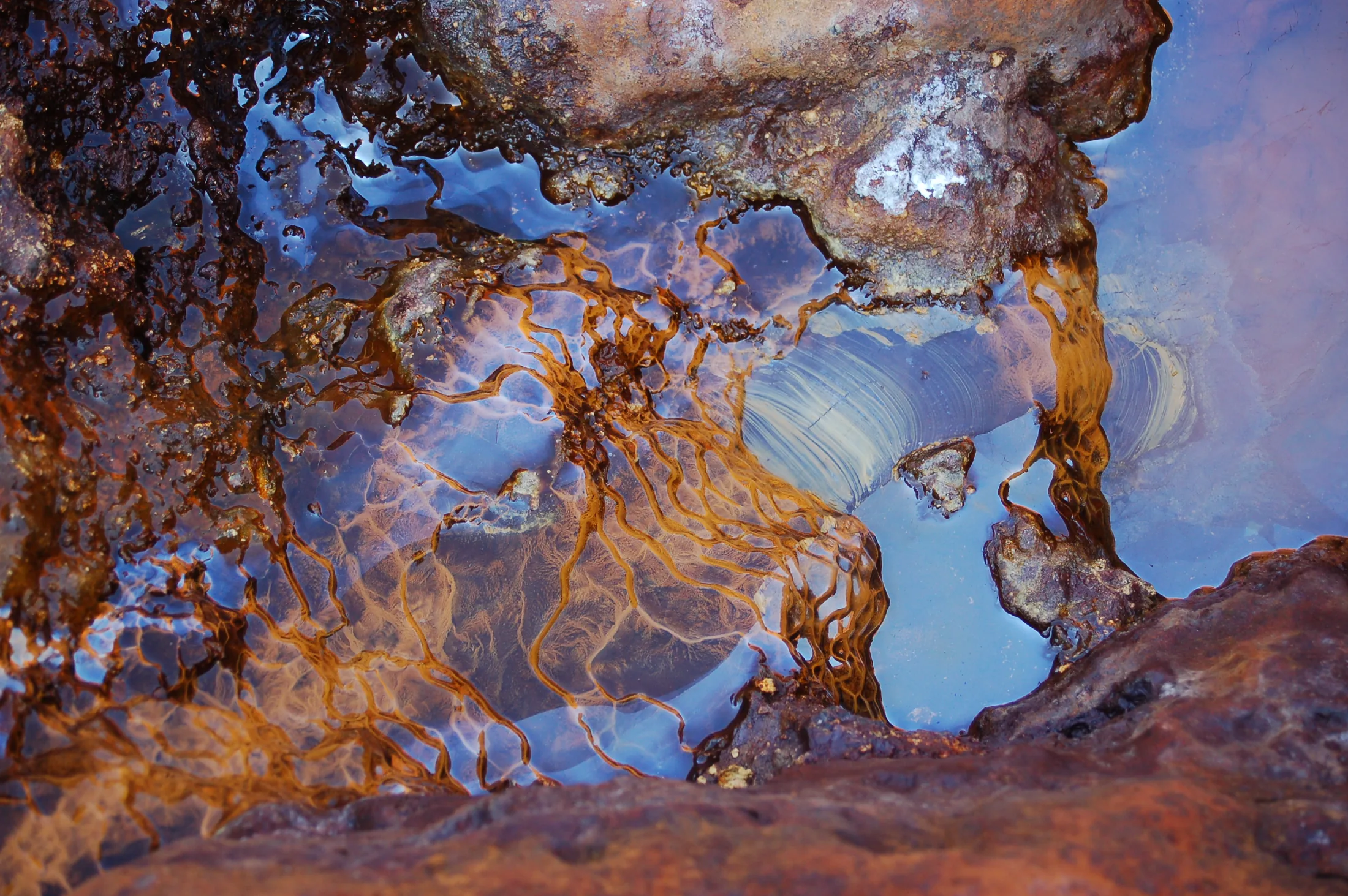 mineralien unter wasser